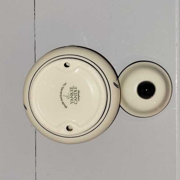 Yankee Candle Covered Dish Candle Holder - Picture 7 of 14